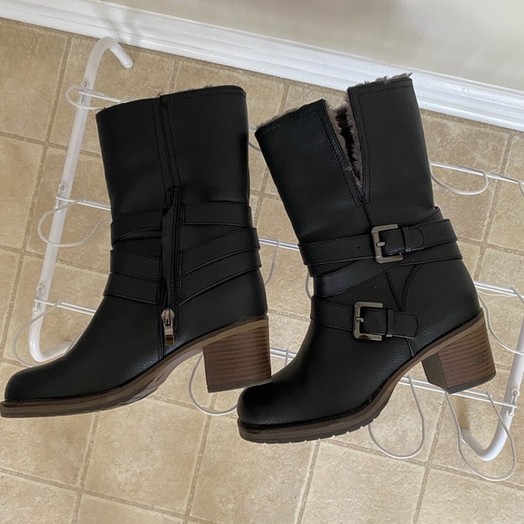 Sophie17  Darby Womens Black Faut Fur Boots Combat Buckles Shoes Size 3 M - Picture 2 of 10